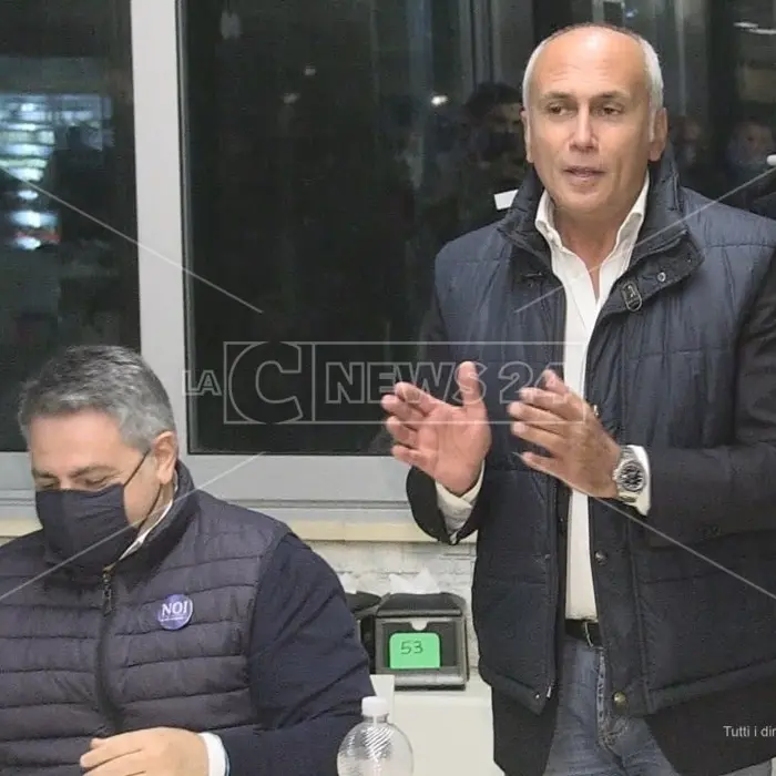 Ballottaggio Cosenza, Franz Caruso: «In centro nessuno spazio disponibile per chiudere campagna elettorale»