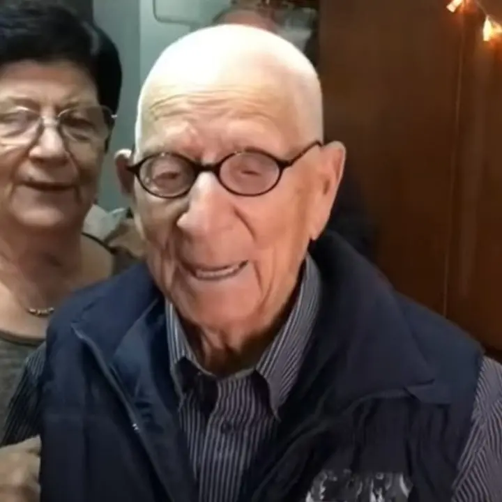 «Tutti amici e nessun nemico», la ricetta di vita del nonno della Calabria che oggi compie 109 anni