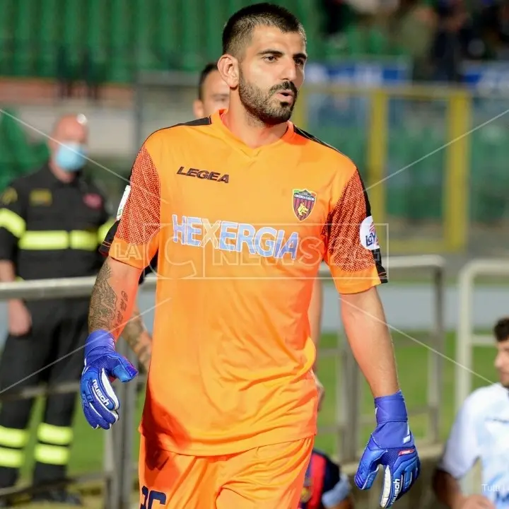 Cosenza, sorriso Vigorito: il portiere verso l’ok per giocare dal primo minuto