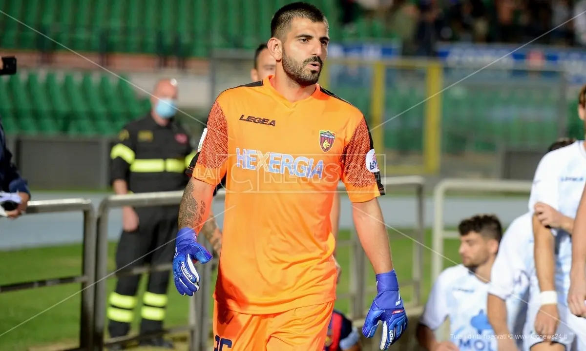 Cosenza, sorriso Vigorito: il portiere verso l’ok per giocare dal primo minuto