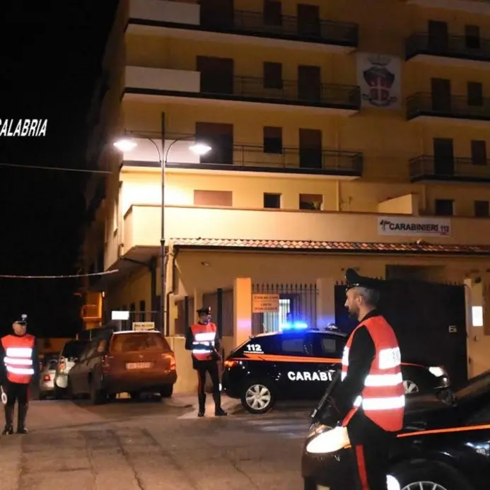 Violentarono due ragazzine, individuati e arrestati a Rosarno