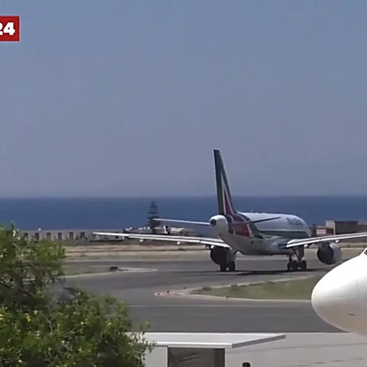 Aeroporto Reggio Calabria, dipendenti in cassa integrazione. Cannizzaro contro Alitalia: «Accordi disattesi»
