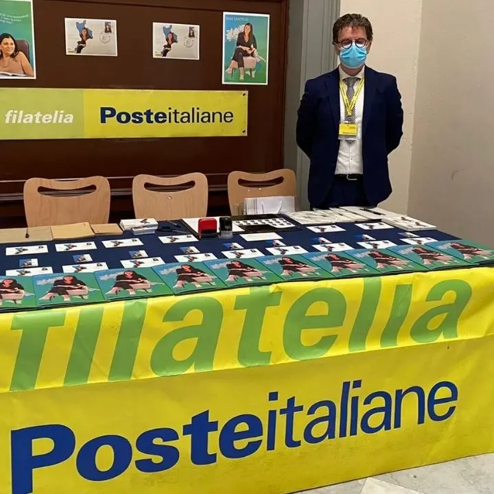 Un anno senza Jole Santelli, un francobollo delle Poste ricorda la prima donna presidente della Calabria