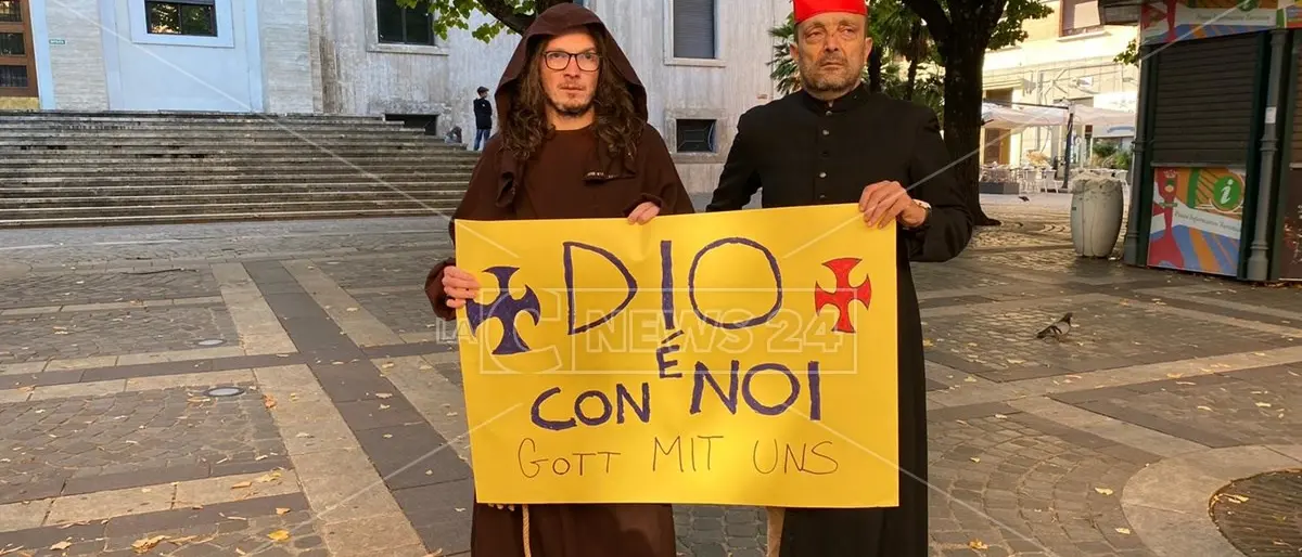 Quelle contro i vaccini e il green pass sono le più stupide battaglie che si possano combattere