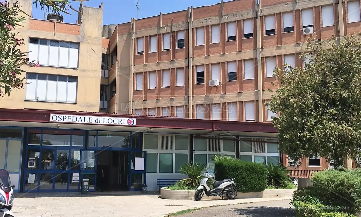 All’ospedale di Locri mancano sanitari: servizio Tac sospeso di mattina