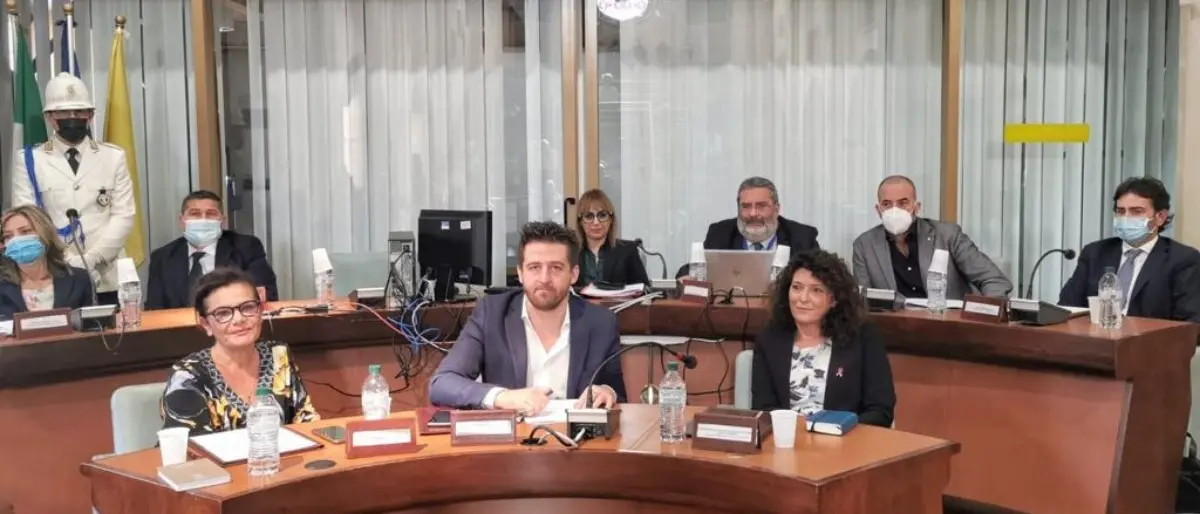 Corigliano Rossano, Stasi in aula dopo la crisi: «Pronto a lasciare davanti a pressioni o ricatti»