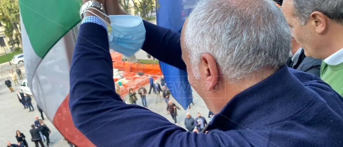 Franz Caruso nuovo sindaco di Cosenza, le reazioni: «Segnale importante per l’intera Calabria»