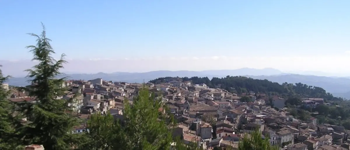 Covid Calabria, la Regione istituisce la zona rossa a Savelli e Scandale