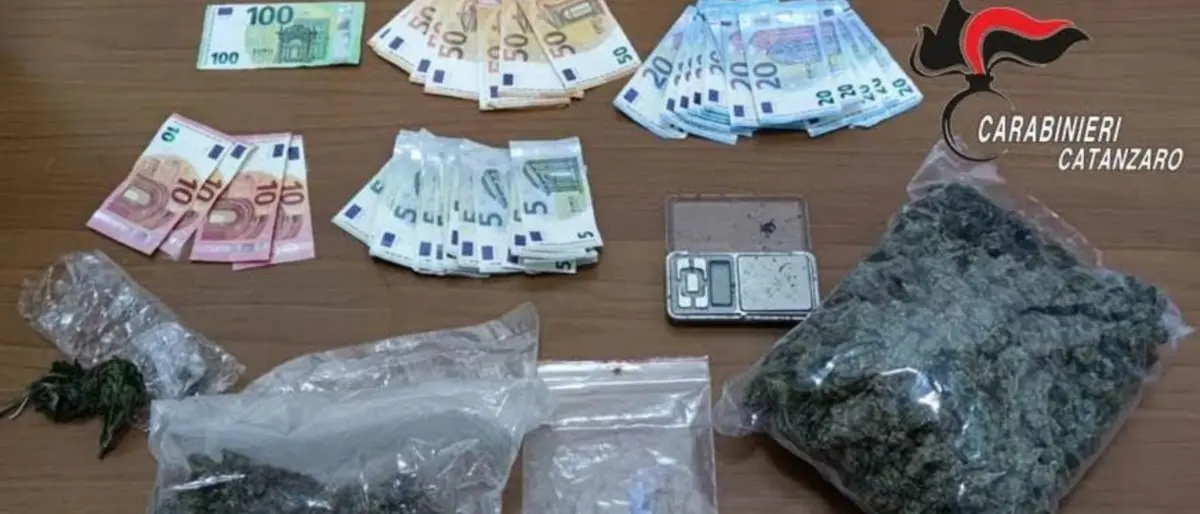 Taverna, droga in una moto-ape: arrestato 37enne