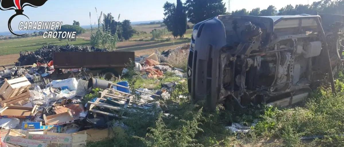 Sequestrate cinque discariche abusive nel Crotonese: sei persone denunciate