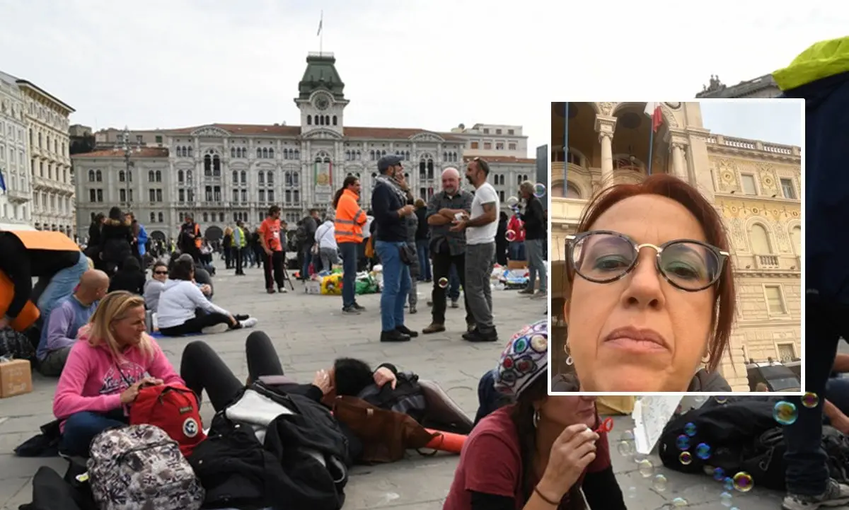 La senatrice calabrese Granato in piazza a Trieste con i No green pass