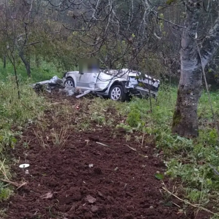 Incidente stradale a Palmi, uomo morto dopo essere precipitato con l’auto in un burrone