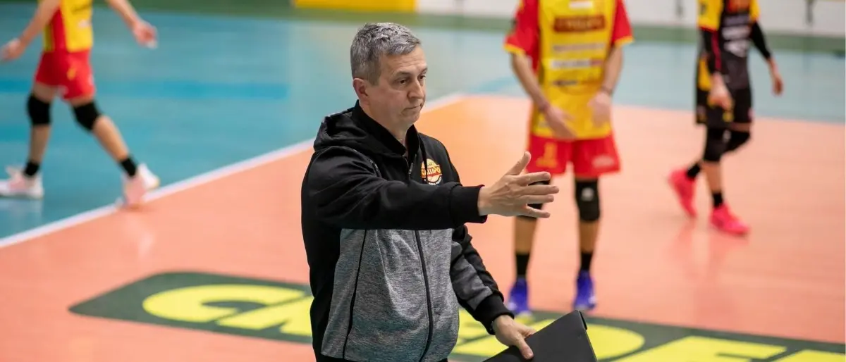 Volley, la Tonno Callipo sconfitta nella prima trasferta stagionale: il Letojanni vince 3-0