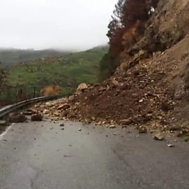 Il maltempo sferza la Calabria: torrenti esondati nel Reggino e frane nel Vibonese