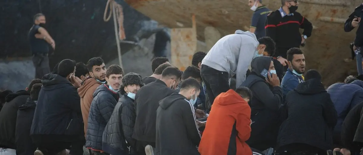 Migranti Calabria, la Lega interroga il ministro Lamorgese: «Situazione sfuggita di mano»