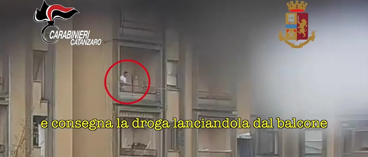 Arresti Catanzaro, la rete dello spaccio di droga raccontata dalla mamma che voleva cambiare vita