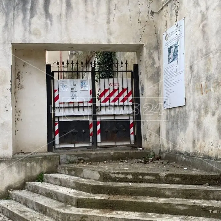 Cosenza, morto operaio per un malore nel cantiere nell’ex convento delle Canossiane