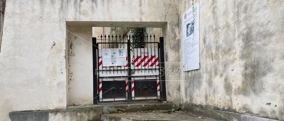 Cosenza, morto operaio per un malore nel cantiere nell’ex convento delle Canossiane