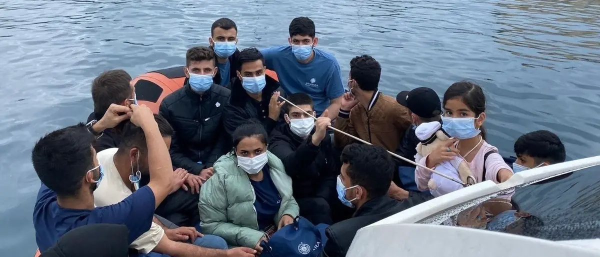 Reggio Calabria, sbarcati al porto 50 migranti: sono stati salvati dal mare in tempesta