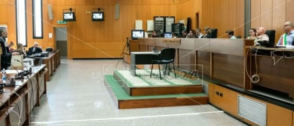 ‘Ndrangheta stragista, due giudici popolari senza green pass rifiutano di fare il tampone: sostituiti