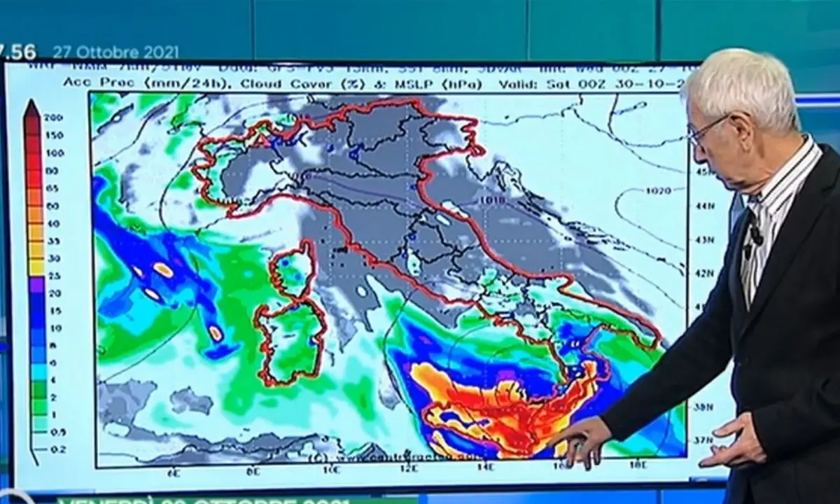 Maltempo, venerdì nero per Calabria e Sicilia: allarme per l’arrivo dell’uragano mediterraneo