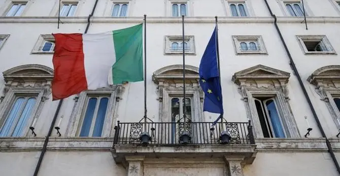 Legge di Bilancio, nella manovra aumentano gli stipendi di sindaci e governatori