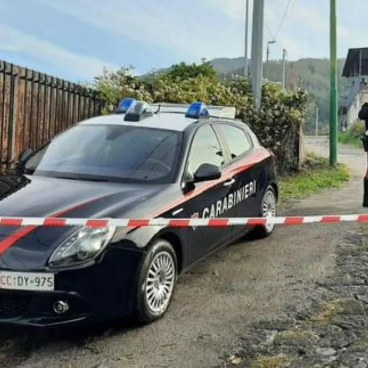 Li scambia per ladri e spara all'auto: uccisi due giovani in provincia di Napoli