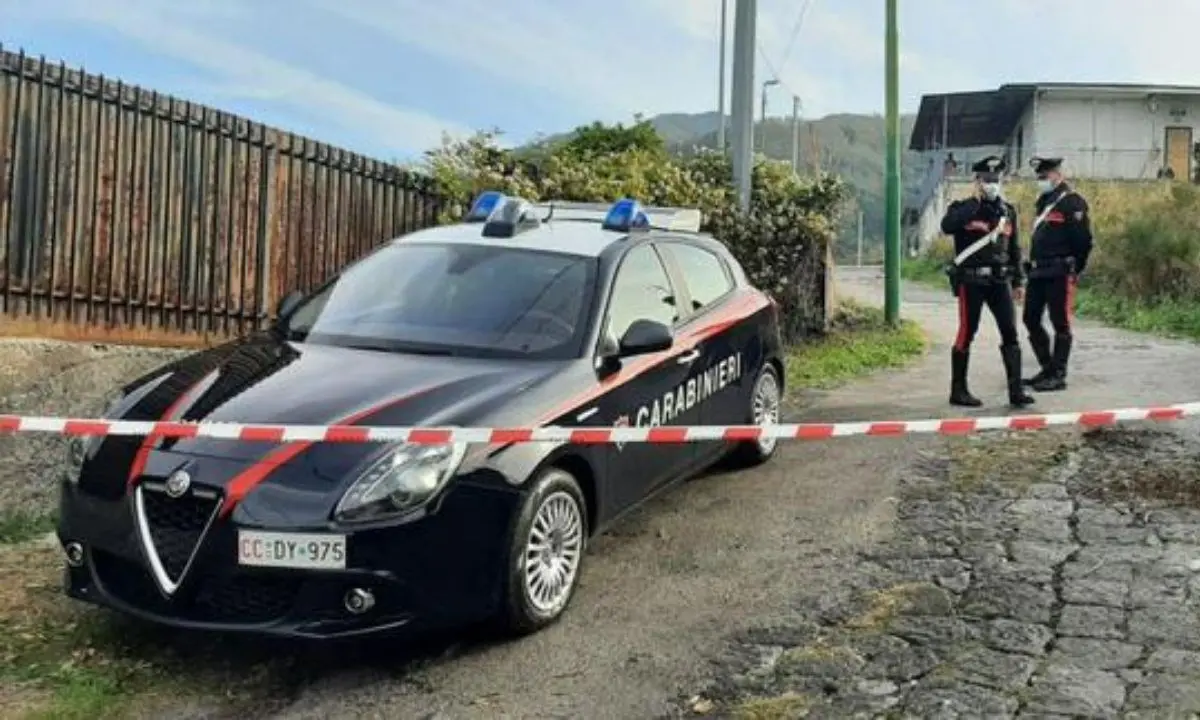 Li scambia per ladri e spara all'auto: uccisi due giovani in provincia di Napoli