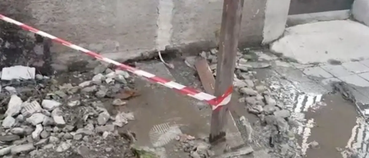 Reggio Calabria, quartiere da un mese senz’acqua: il Comune non riesce a riparare il danno