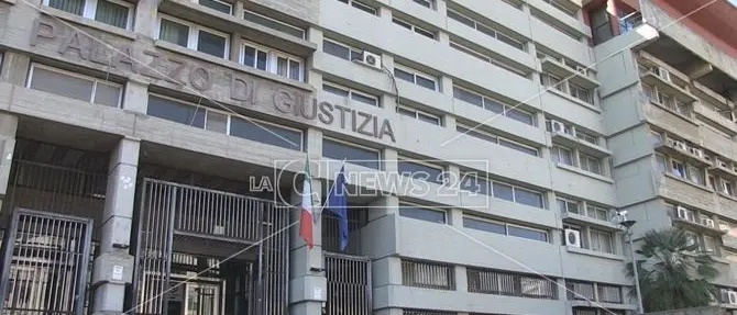 Cosenza, operazione Cerchio Magico: avviso di conclusioni indagini per 9 persone