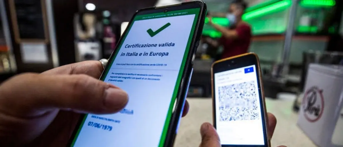 Covid, il ministro Speranza: «La curva dei contagi risale, il green pass serve»