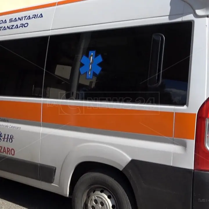 Emergenza 118 in Calabria, il sindacato dei medici: «Rischiamo altri tragici episodi come quello di Reggio»