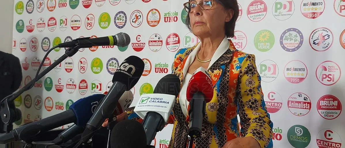 Centri anti-violenza, Bruni: «Vergogna restituire i fondi, cosa succederà con i miliardi previsti dal Pnrr?»