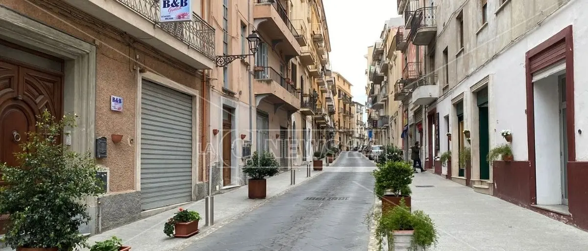 Covid, a Cetraro positiva dipendente di un supermercato: attività chiusa in via precauzionale