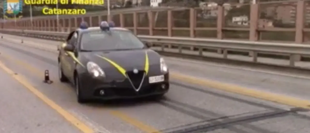 Sequestro ponte Morandi Catanzaro, Occhiuto: «Non si scherza con la sicurezza dei cittadini». Le reazioni