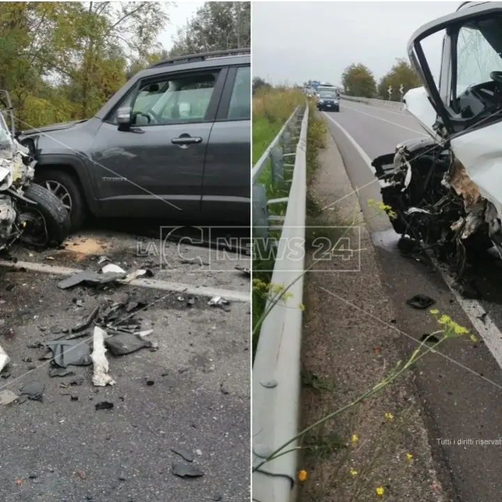 Corigliano Rossano, incidente sulla statale 106: tre mezzi coinvolti e due feriti