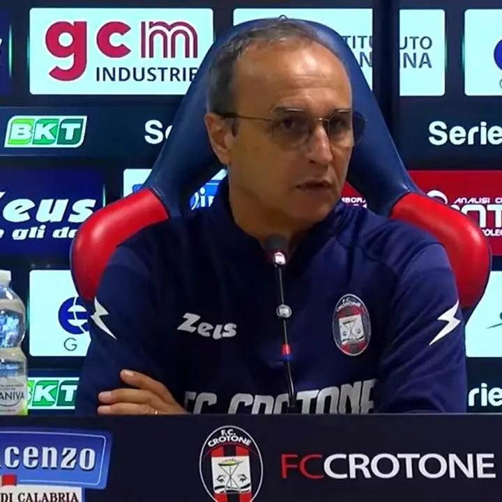 Crotone, Marino con il Monza vara la difesa a 4: «Non dobbiamo dare l’iniziativa agli avversari»
