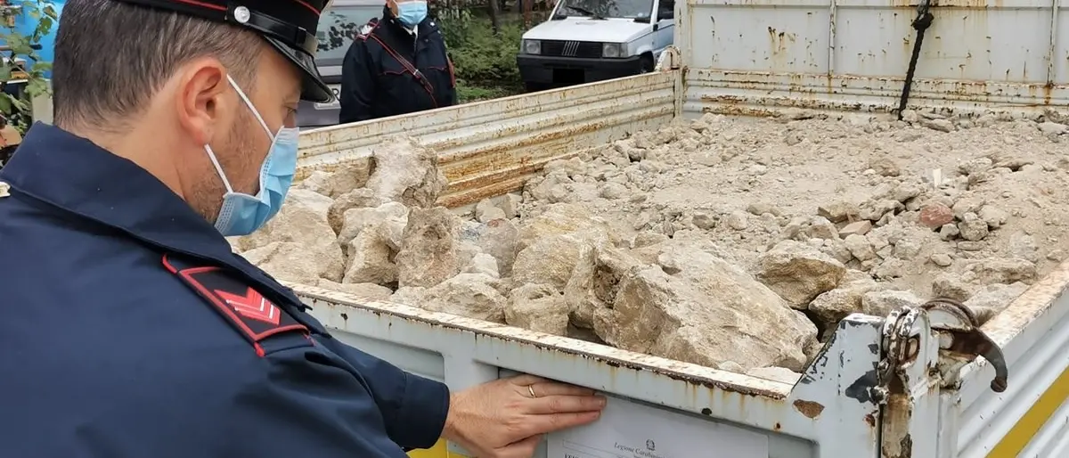 Trasportava rifiuti senza autorizzazione: denunciato imprenditore a Botricello