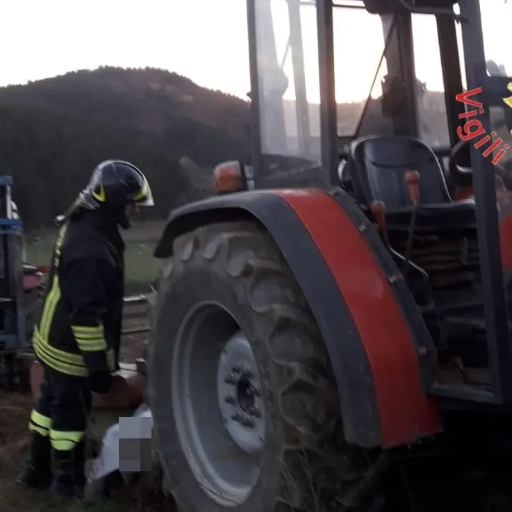 Sila, 25enne muore travolta da un trattore in località Fiego