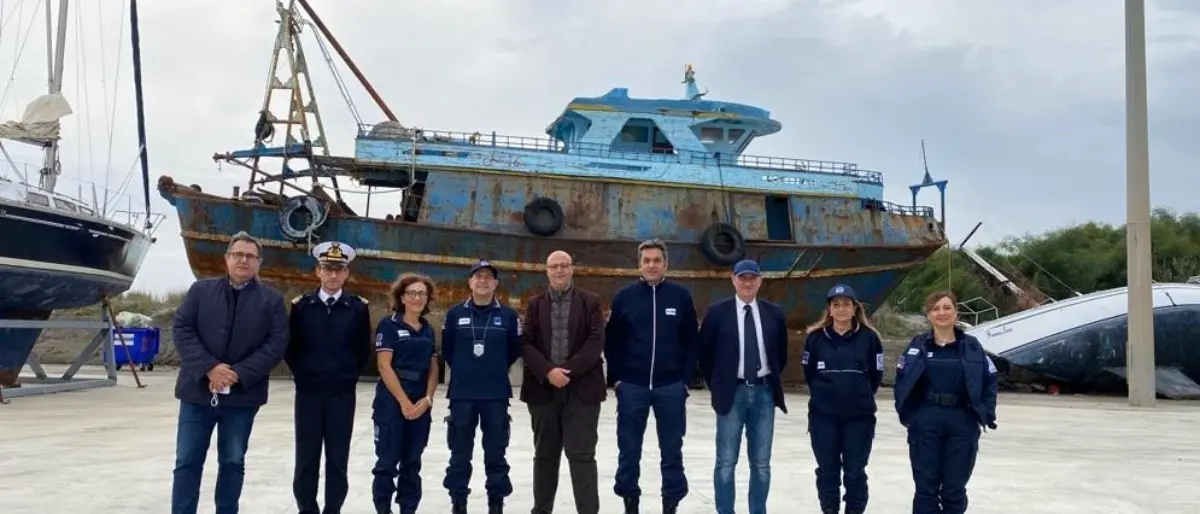 A Roccella un ufficio dogane per velocizzare lo smaltimento delle 16 barche usate per il traffico migranti