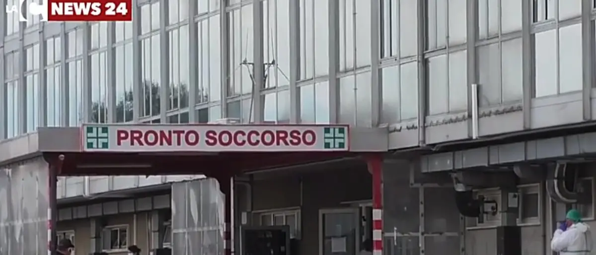 Fuga dal pronto soccorso, la proposta del ministro Speranza: «Indennità per medici e infermieri»
