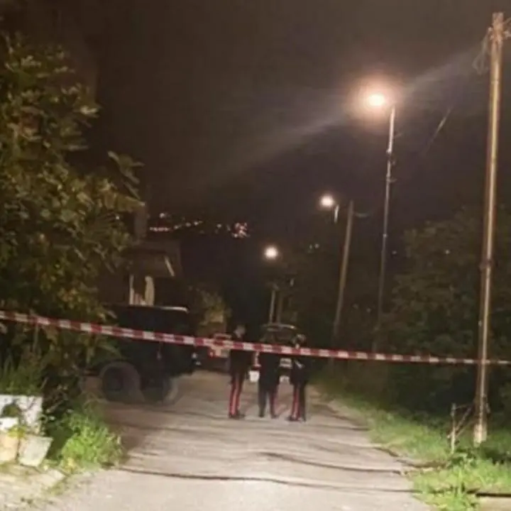 Due feriti a colpi di pistola nel Vibonese, l’autore della sparatoria si consegna ai carabinieri