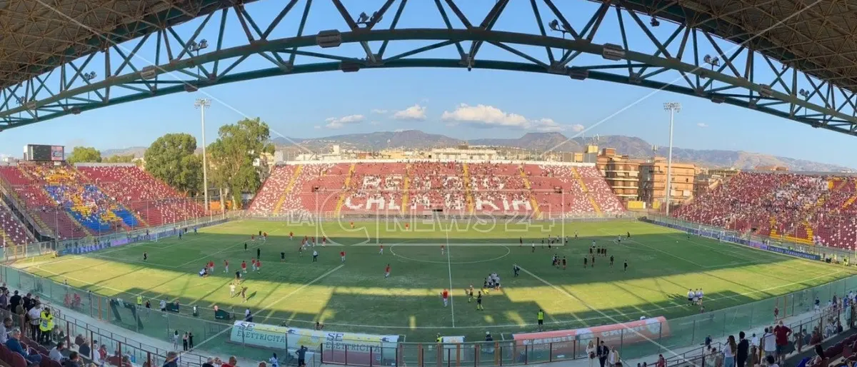 Reggio Calabria, rissa allo stadio “Granillo”: la Questura emette 6 daspo