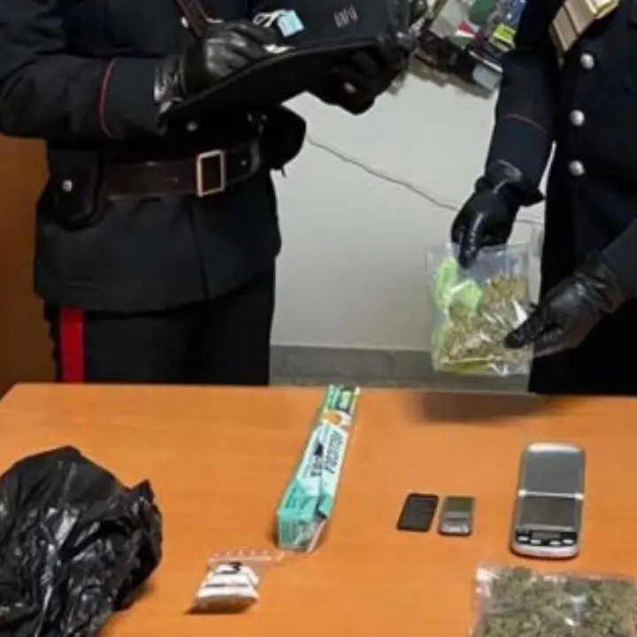 Droga nascosta nel cesto dei panni sporchi, arrestato 35enne nel Cosentino