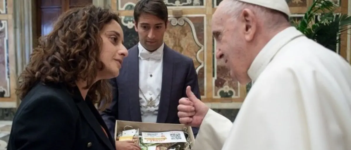 Al Papa il pacco solidale del Progetto Policoro Calabria: «Pollice in su del pontefice all’iniziativa»