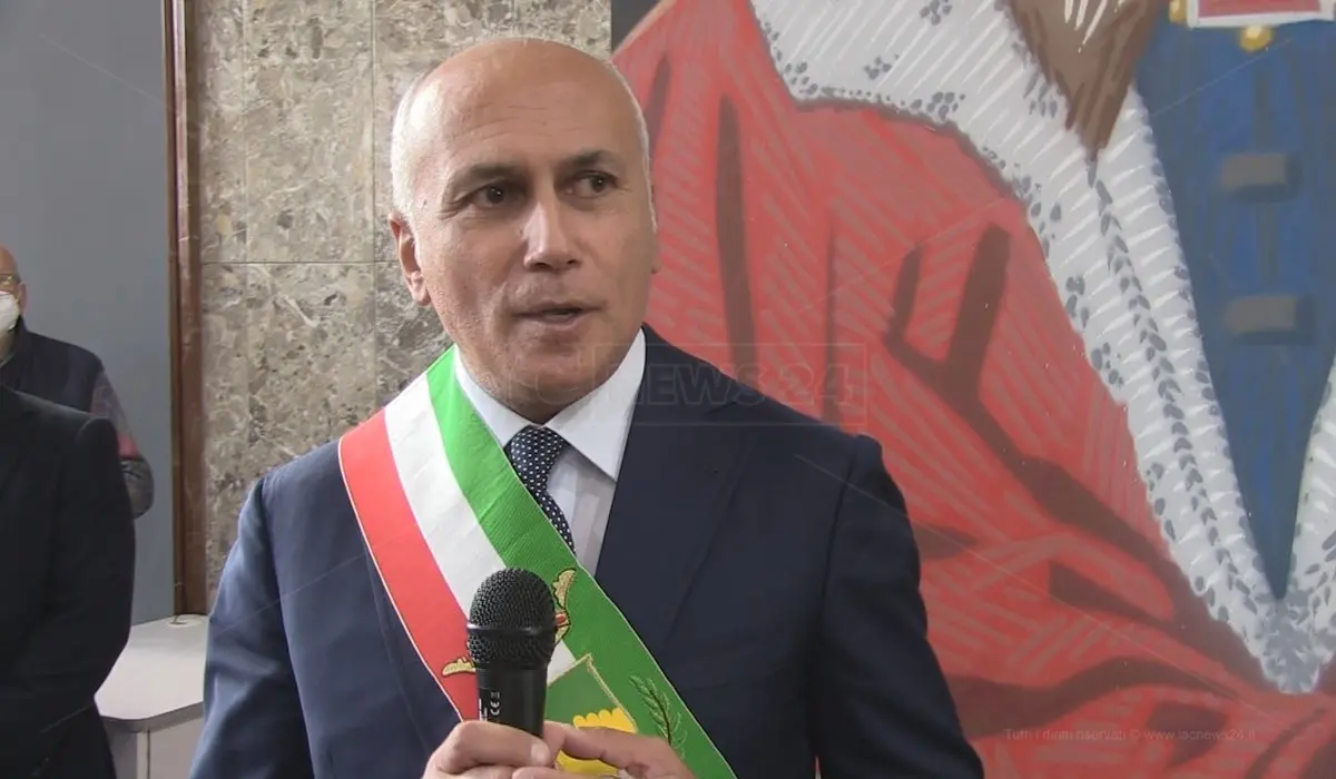 Carabiniere investito a Cosenza, il sindaco Caruso: «Gesto di inaudita gravità e violenza»