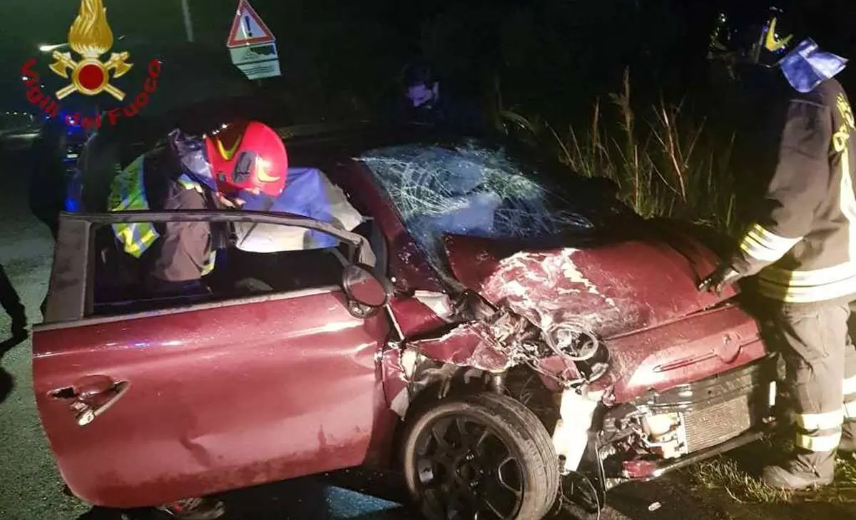 Incidente sulla statale 106 a Riace, feriti gravemente due giovani