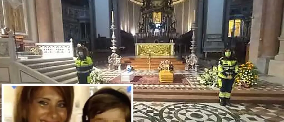 A Messina i funerali di Viviana e del piccolo Gioele, il dolore del papà: «Farò di tutto per scoprire la verità»