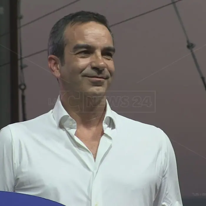 Occhiuto all’Autorità idrica: «Affidare il servizio a un’azienda consortile per non perdere i fondi Ue»