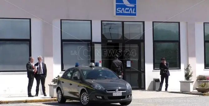 Aeroporti Calabria, De Metrio convoca il Cda dopo la bufera del passaggio ai privati e la Cgil affila le armi